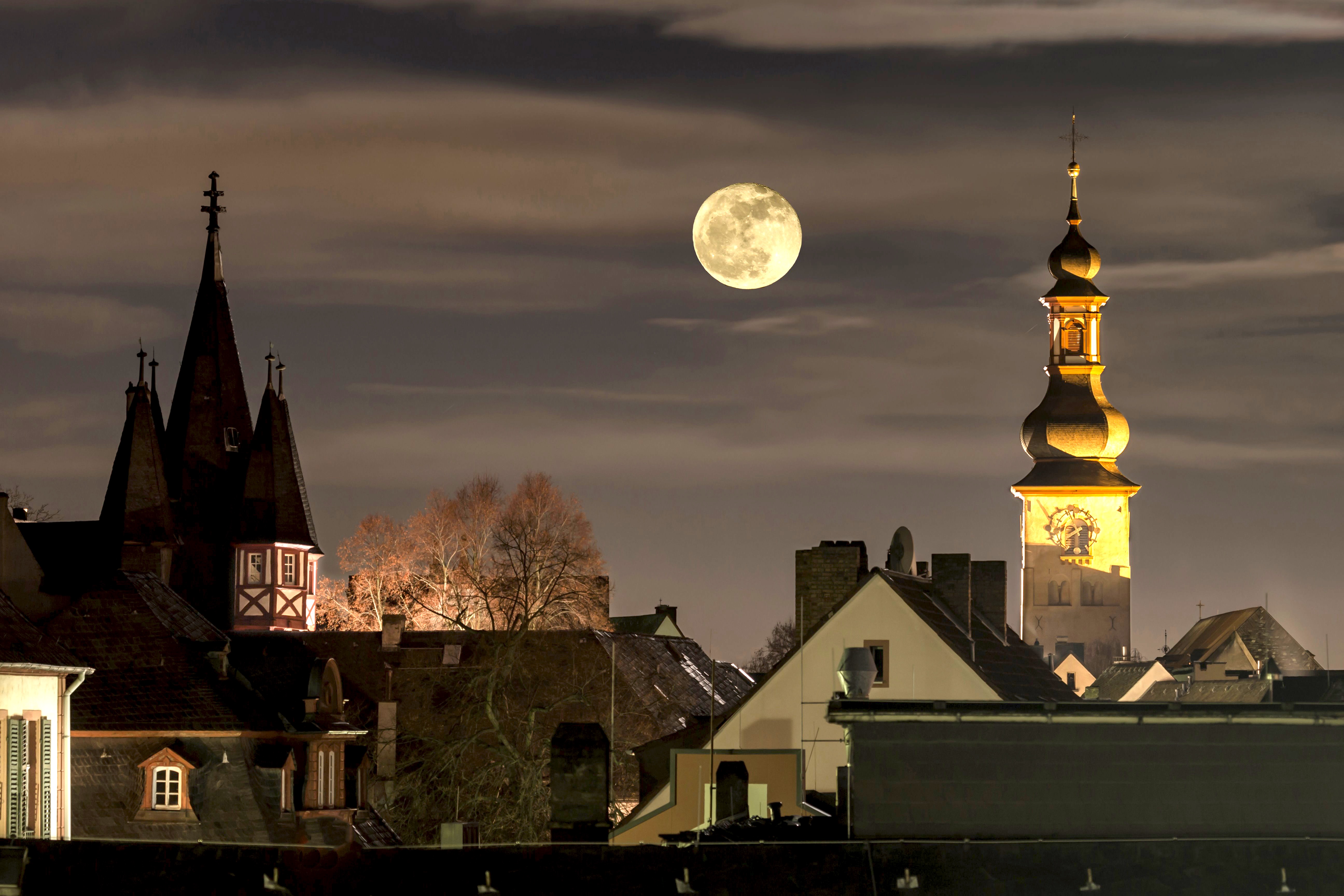 DERUE - Rüdesheim am Rhein - Rüdesheim by Night - Credits GNTB Steinmetz, Marlies.jpg